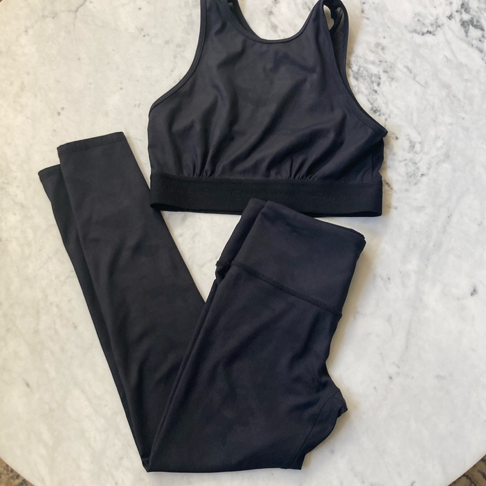 Noli Yoga Black Camo Sports Bra and Leggings Set